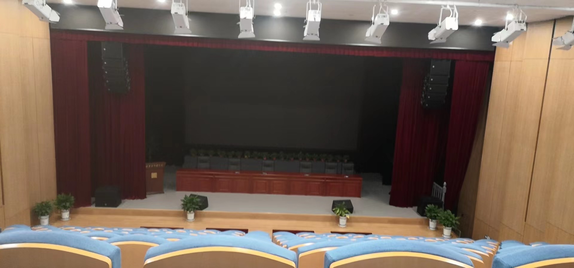 連云港市圖書(shū)館多功能報(bào)告廳